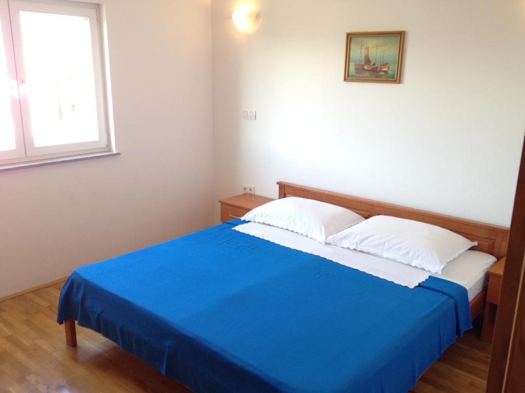 Gala Apartments Omiš Esterno foto