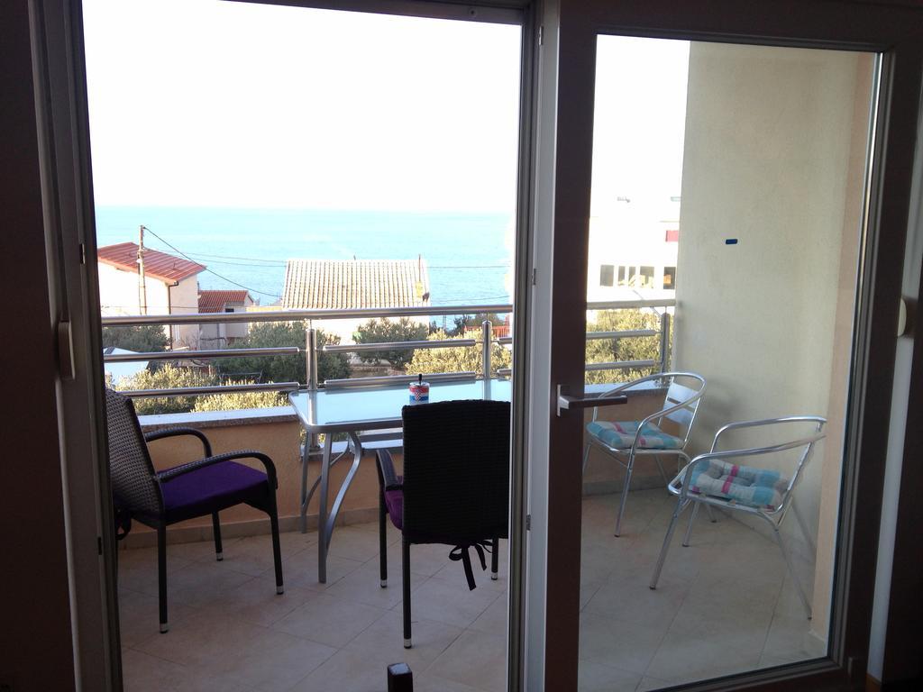 Gala Apartments Omiš Esterno foto
